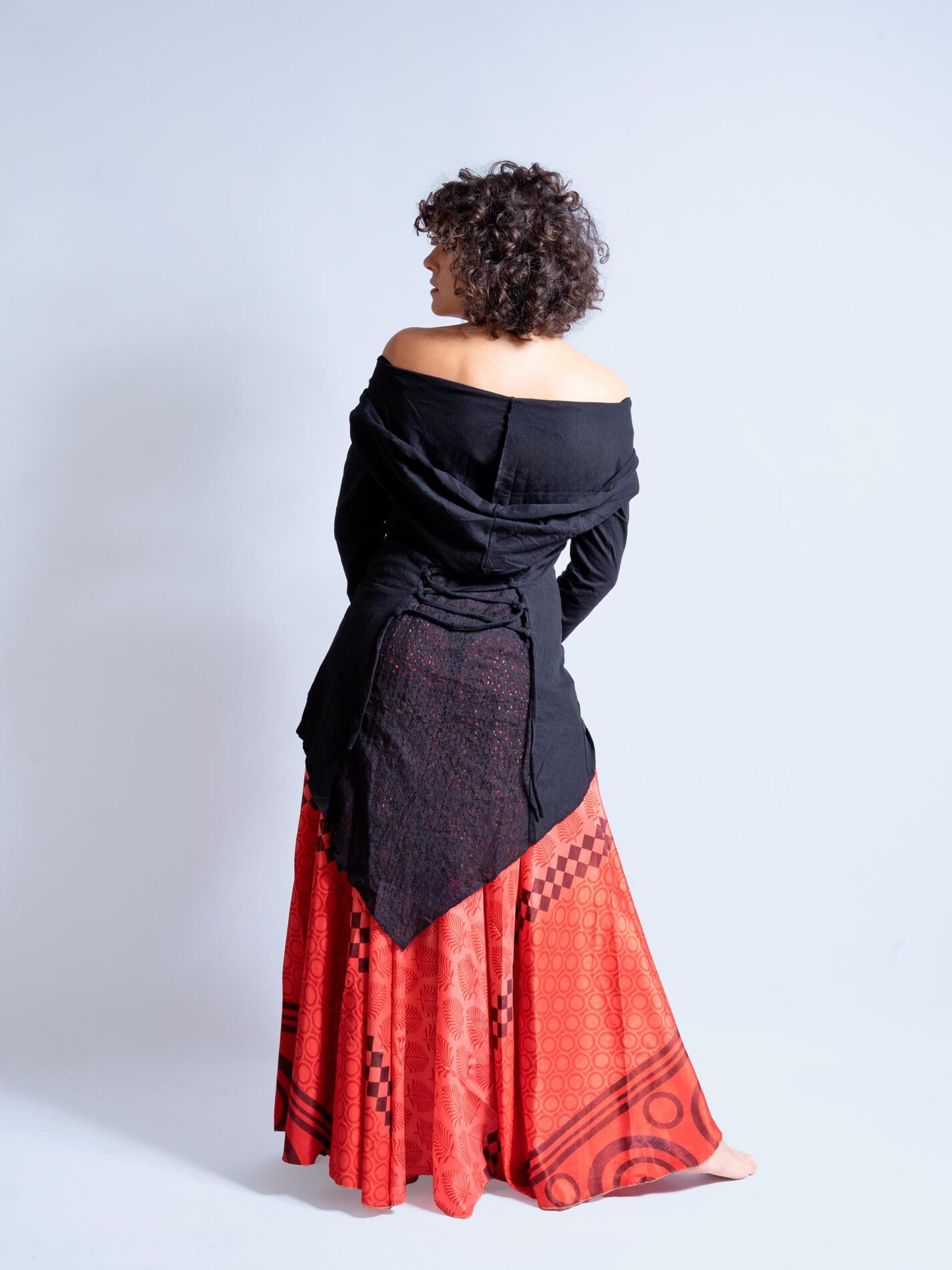 Tamil - Felpa Etnica con Cappuccio Nera