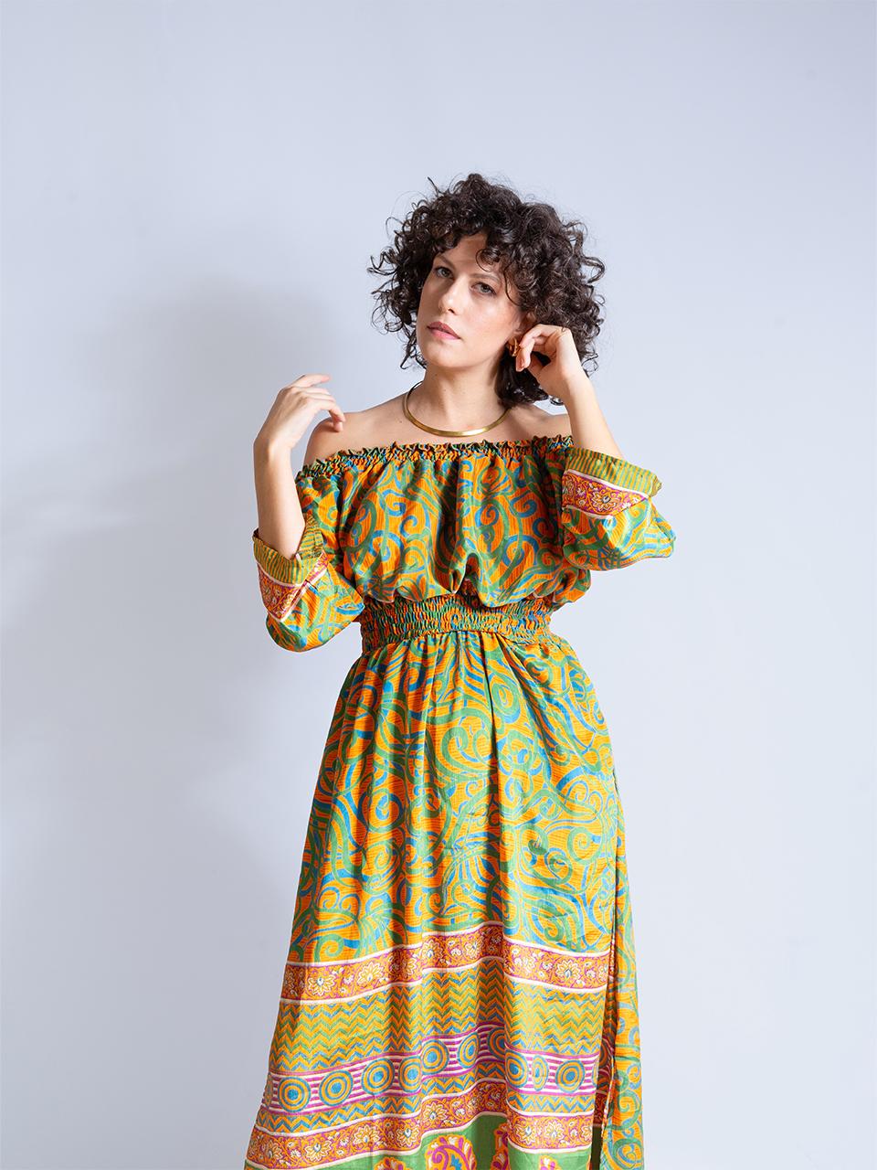 Abito Lungo Etnico con Scollo a Barca arancione e verde – Radha
