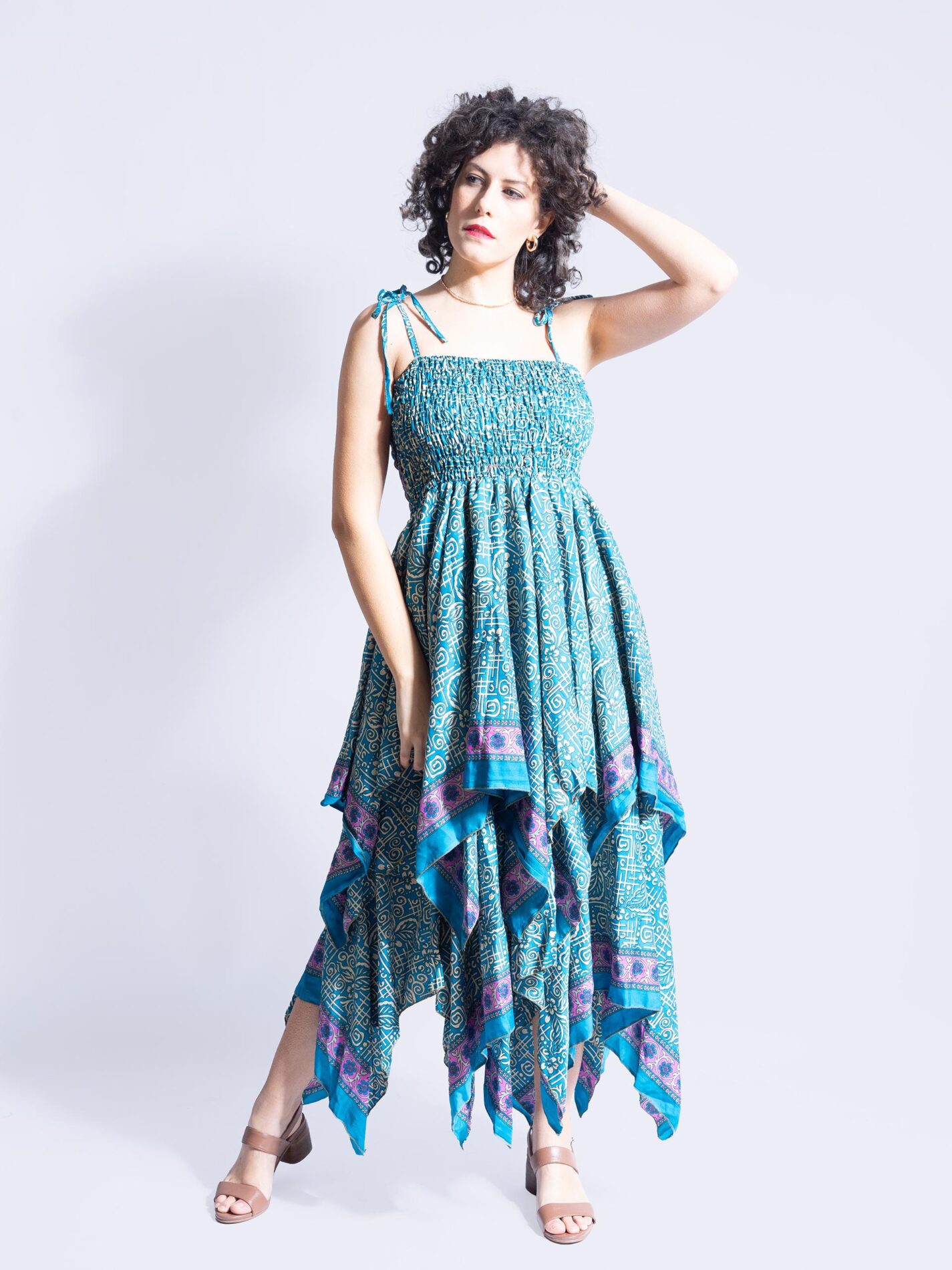 Abito etnico con elastico e spalline azzurro e bianco – Mumbai