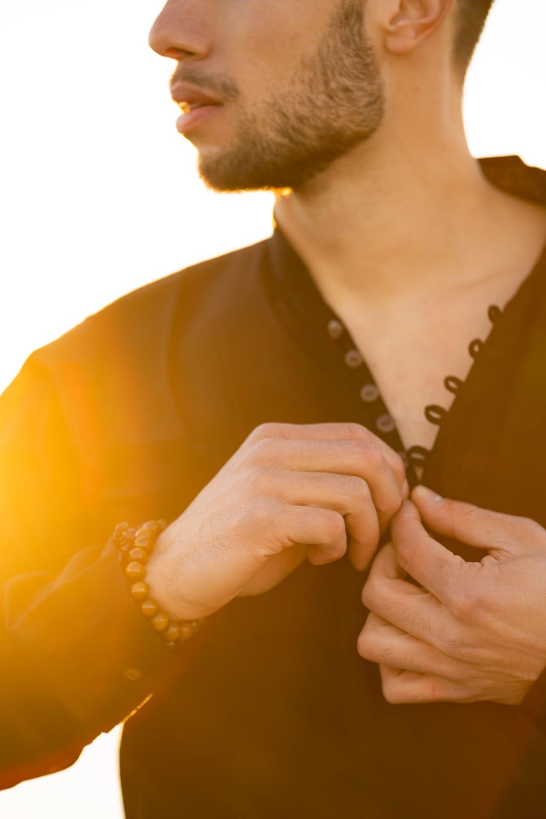 Camicia etnica con scollo nero – Sicilia