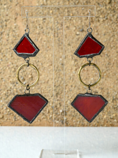 ORECCHINI PENDENTI IN VETRO ROSSO E METALLO BRUNITO