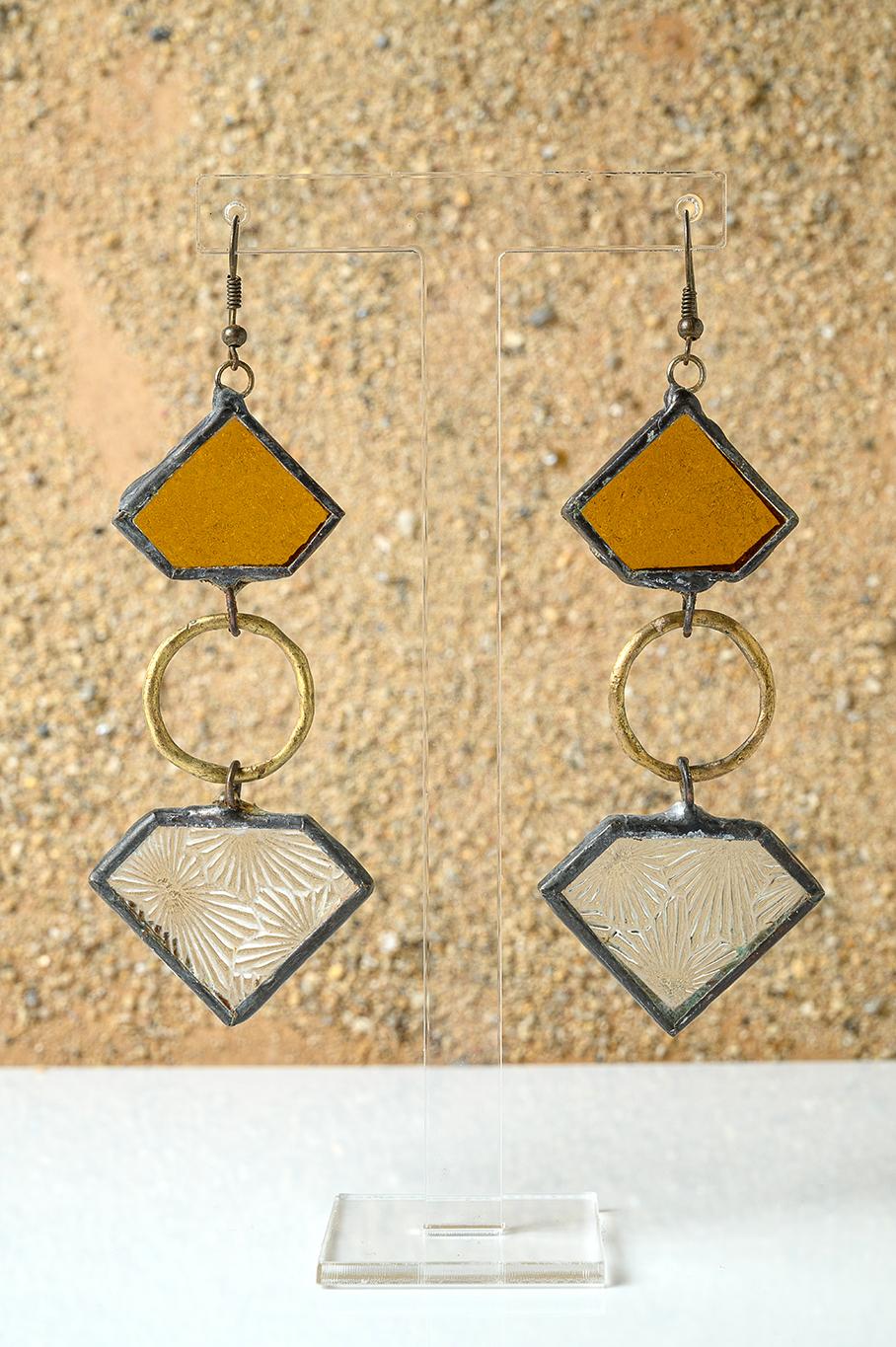 ORECCHINI IN VETRO GIALLO CATTEDRALE, TRASPARENTE E METALLO BRUNITO