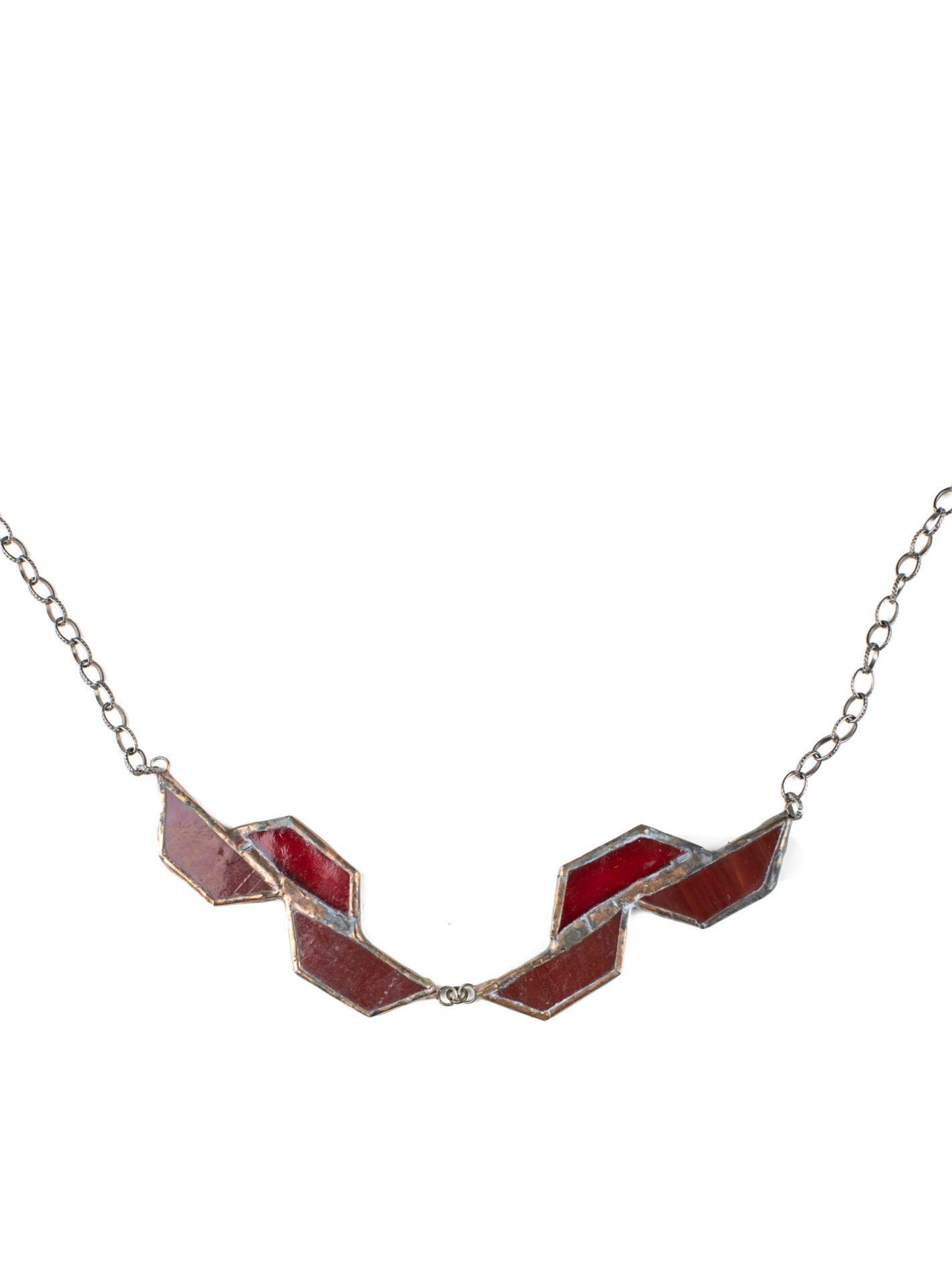 Collana girocollo in Vetro rosso opalescente e cattedrale e Metallo brunito