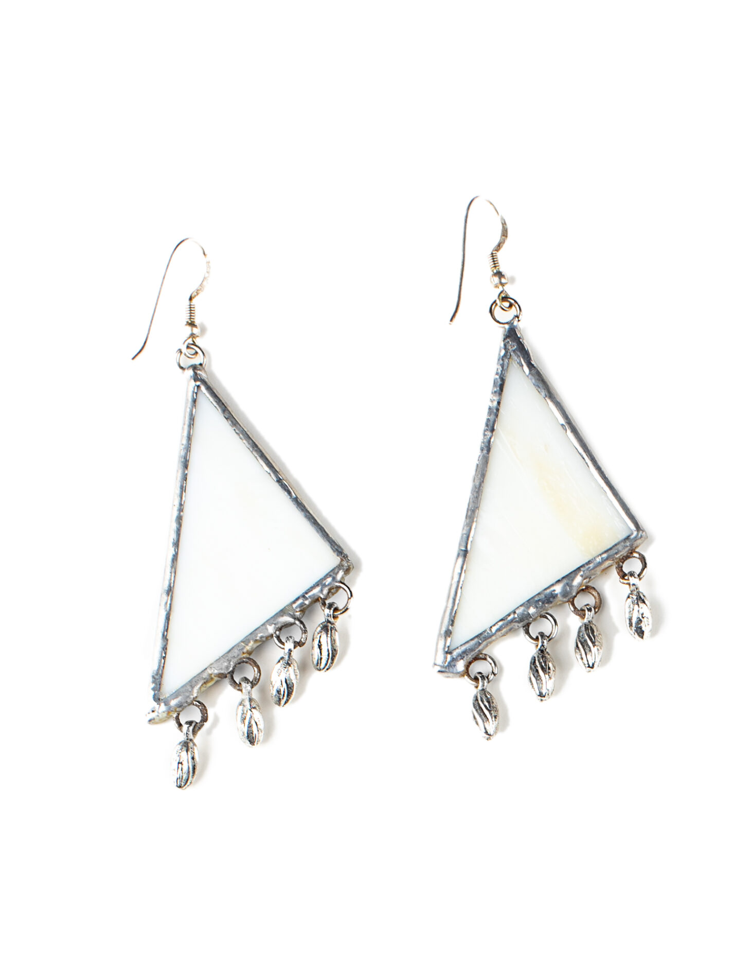 Orecchini pendenti in Vetro bianco e Metallo