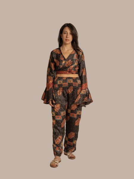 Wrap Top e Pantalone grigio e rosso – Punjabi