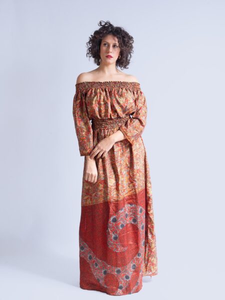 Abito Lungo Etnico con Scollo a Barca rosso – Radha