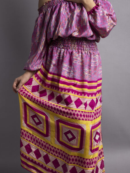 Abito Lungo Etnico con Scollo a Barca fucsia e arancione – Radha (2)