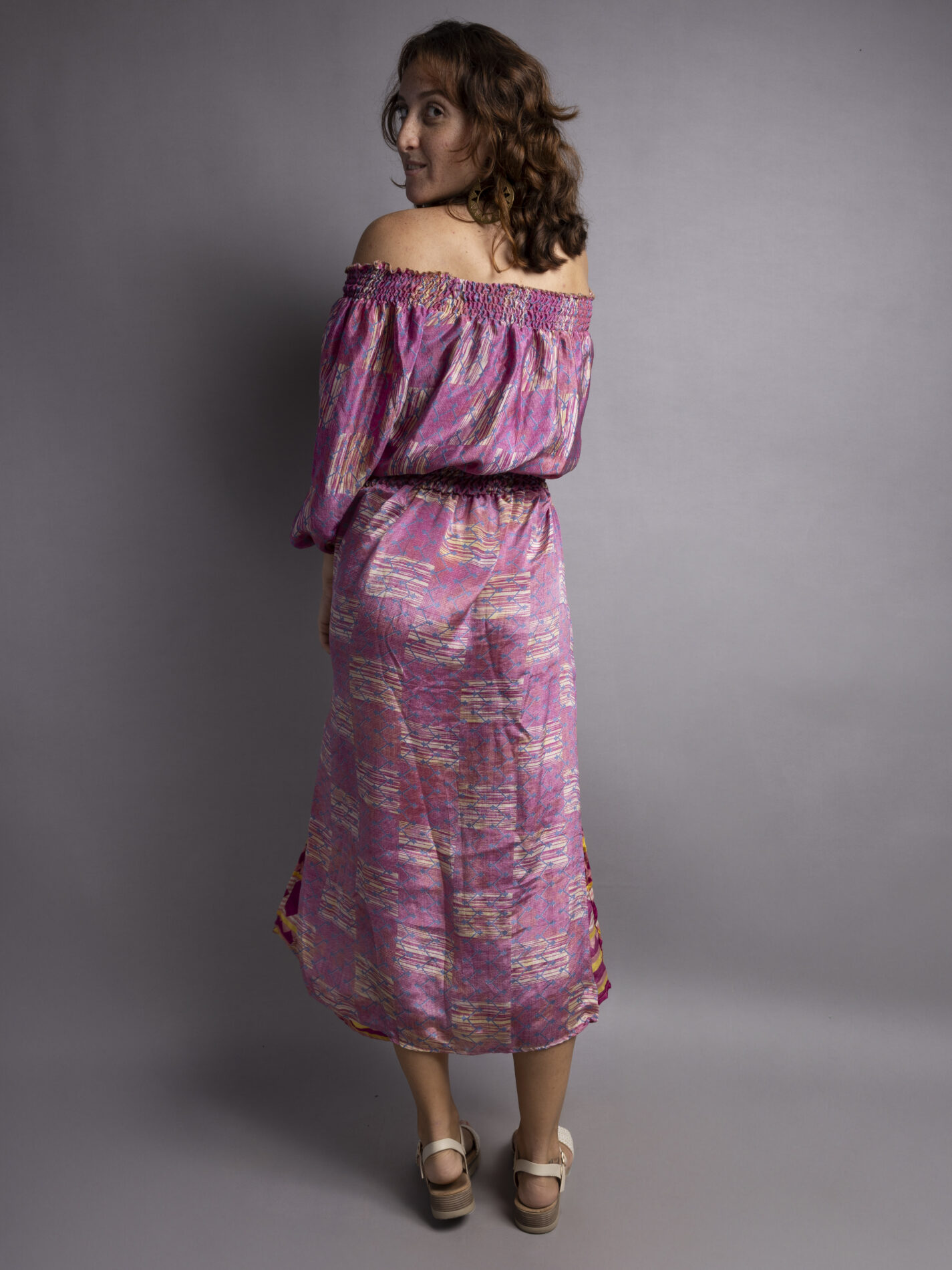 Abito Lungo Etnico con Scollo a Barca fucsia e arancione – Radha