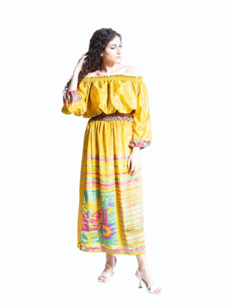 Abito Lungo Etnico con Scollo a Barca giallo – Radha