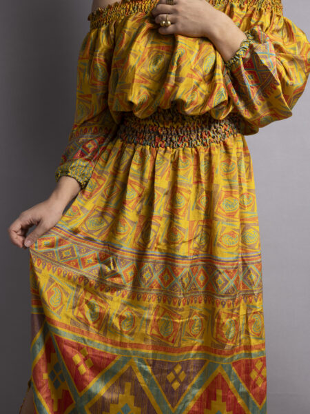 Abito Lungo Etnico con Scollo a Barca giallo – Radha (8)