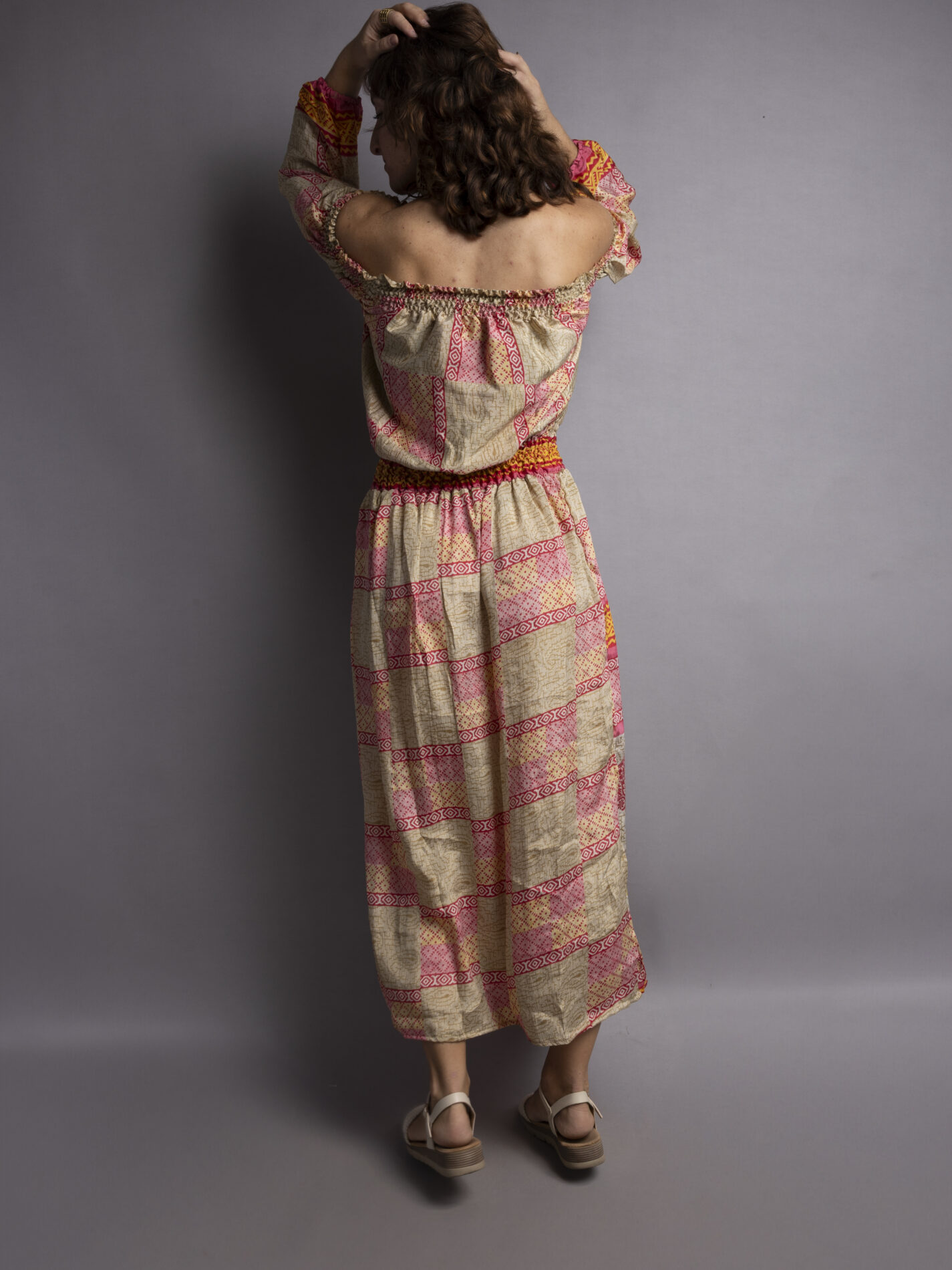 Abito Lungo Etnico con Scollo a Barca ocra e rosso – Radha