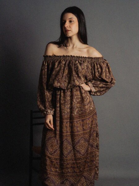 Abito Lungo Etnico con Scollo a Barca vinaccia – Radha