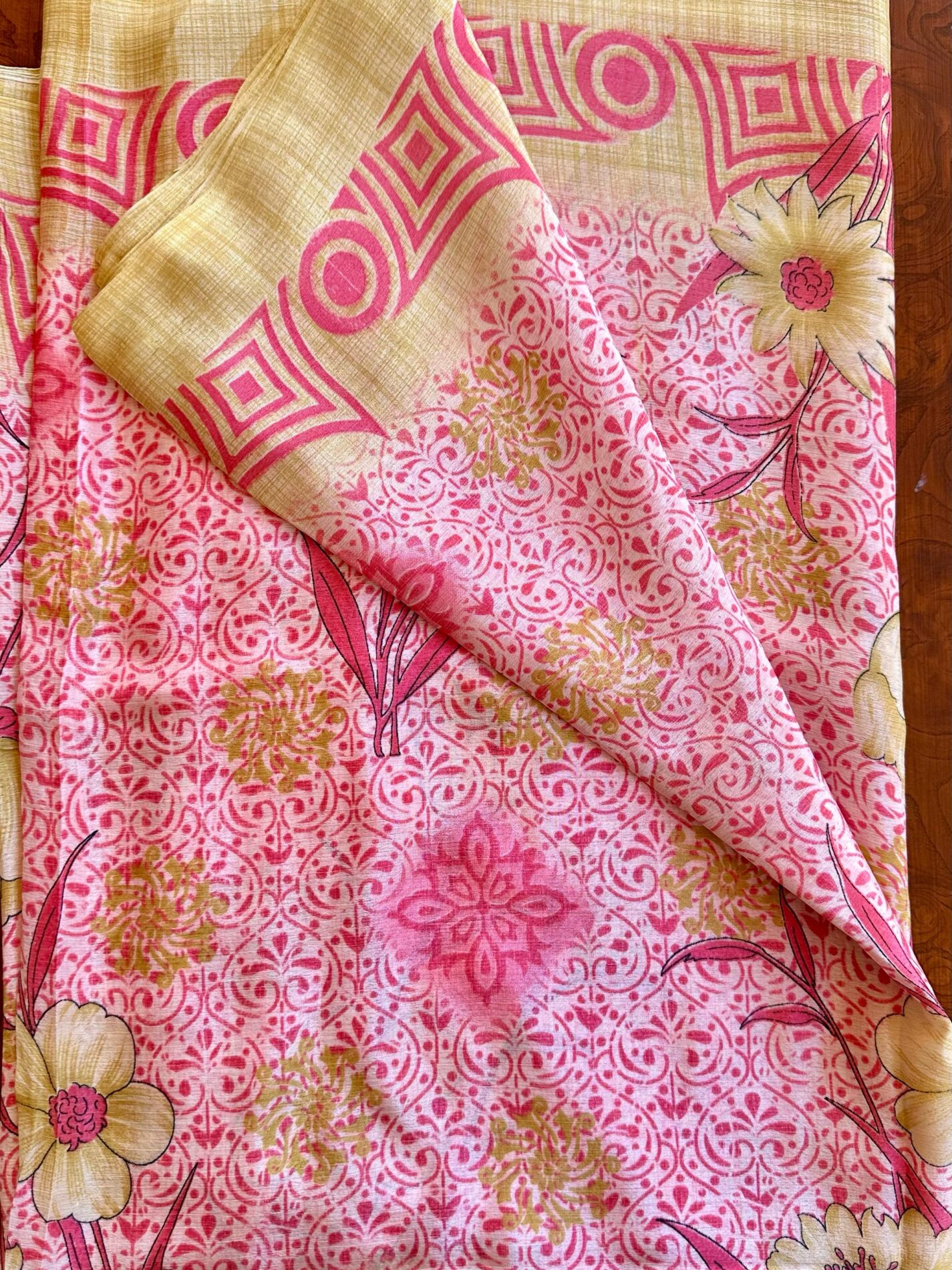 Sari Indiano - fiori dorati