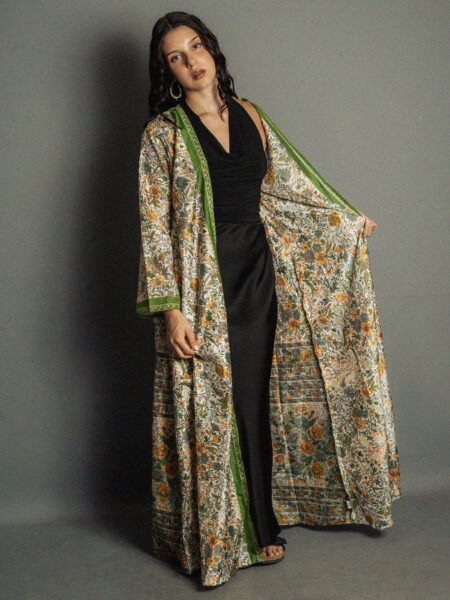 Kimono aperto fondo bianco - Gujarat