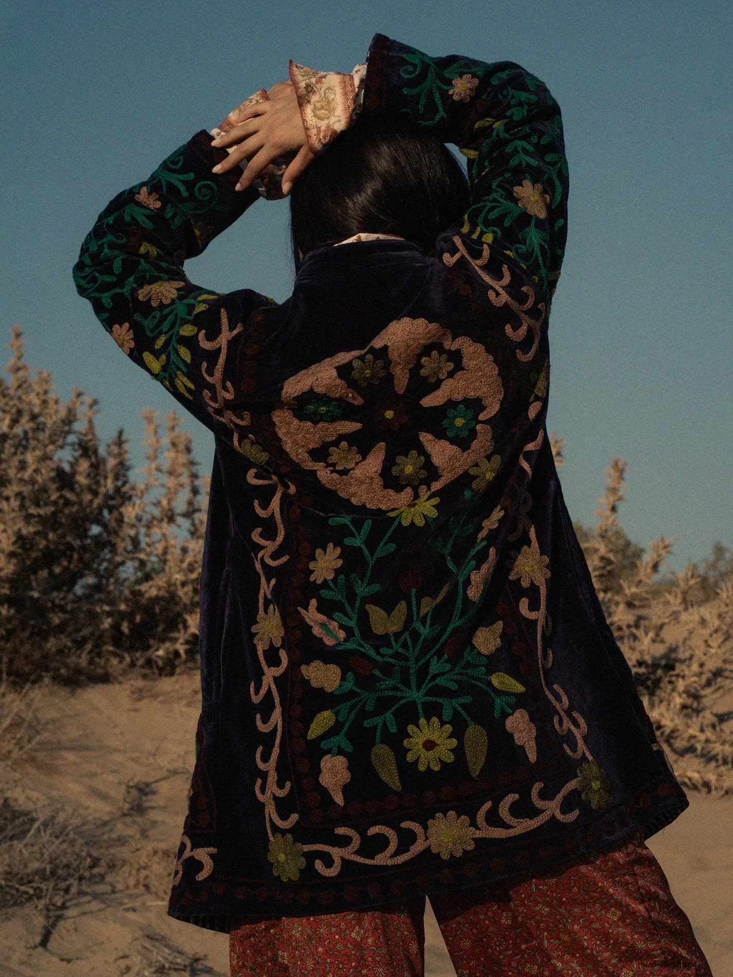 Cappotto tre quarti SUZANI in Velluto con ricamo fatto a mano - Blu scuro