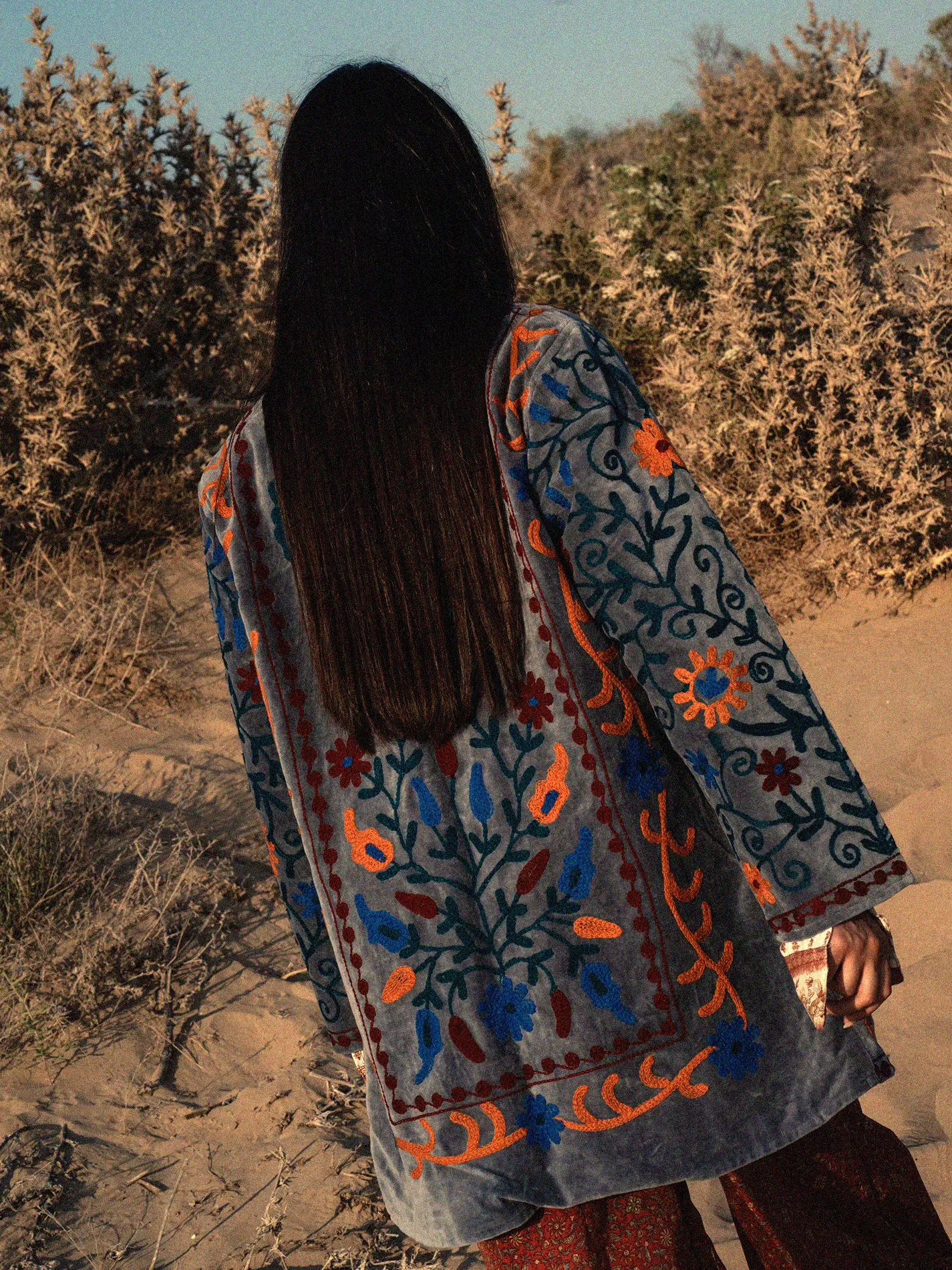 Cappotto tre quarti SUZANI in Velluto con ricamo fatto a mano - Ceruleo