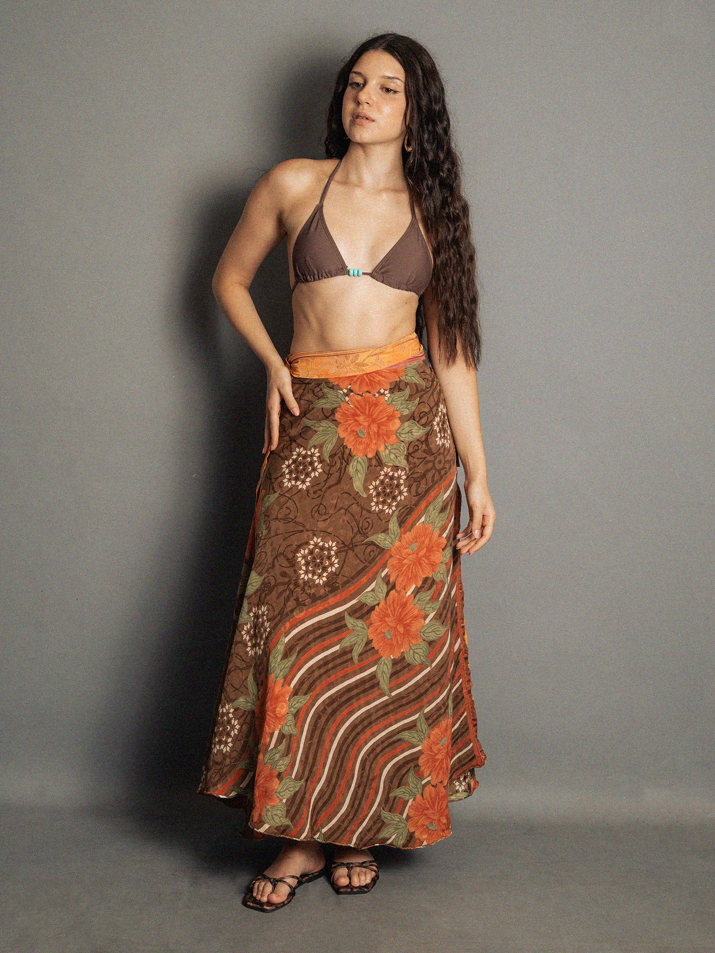 Gonna etnica lunga a portafoglio fiori rossi – India