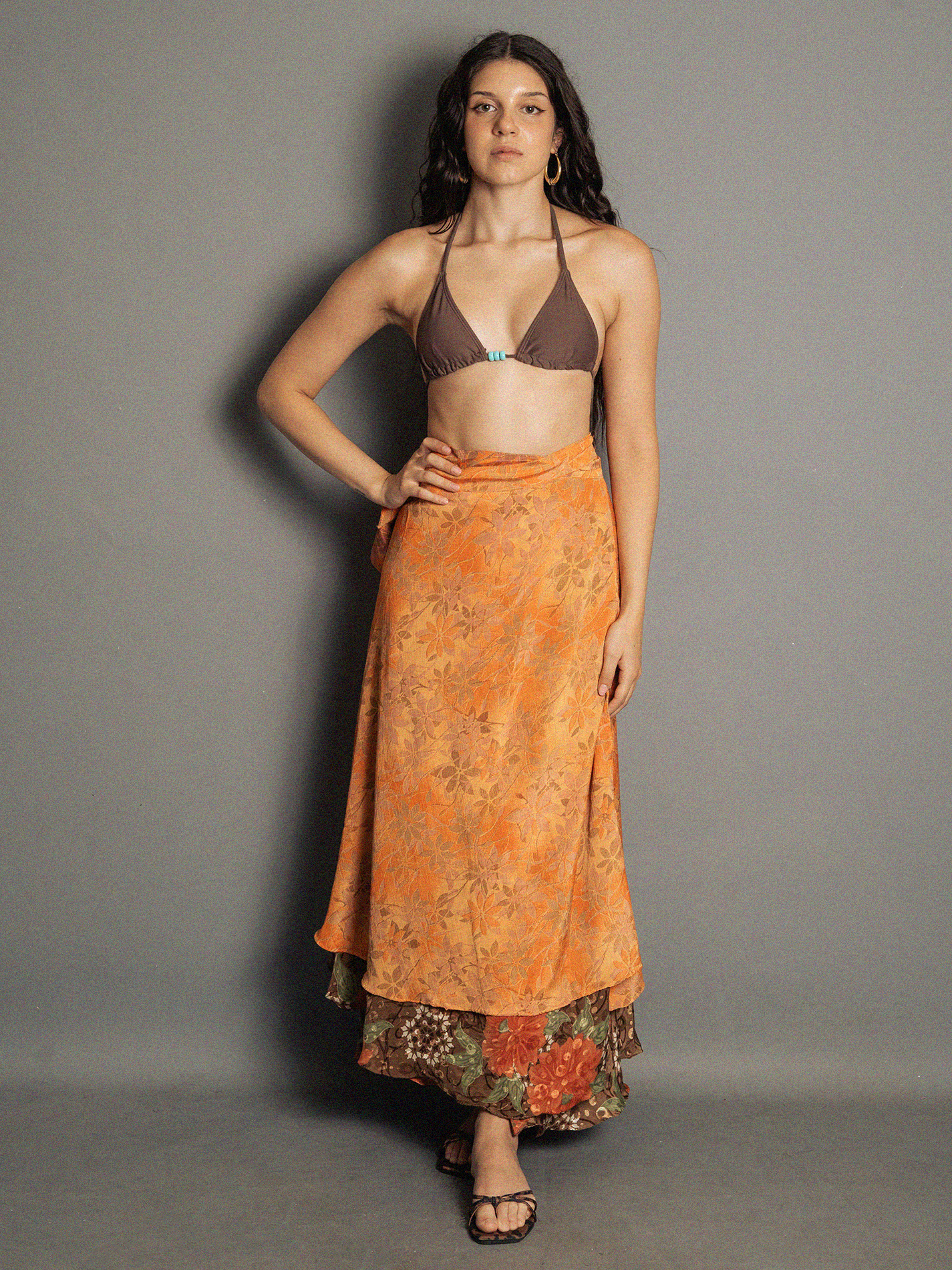 Gonna etnica lunga a portafoglio fiori rossi – India