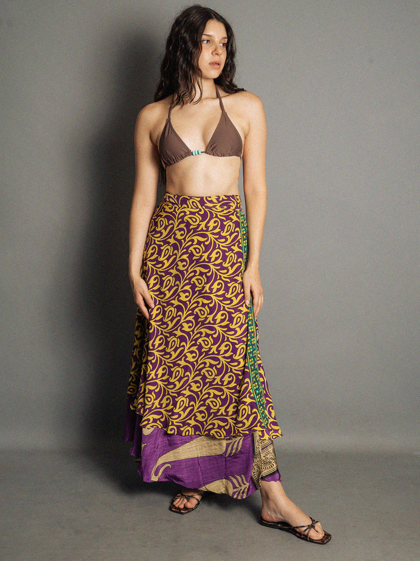 Gonna etnica lunga a portafoglio giallo e viola – India