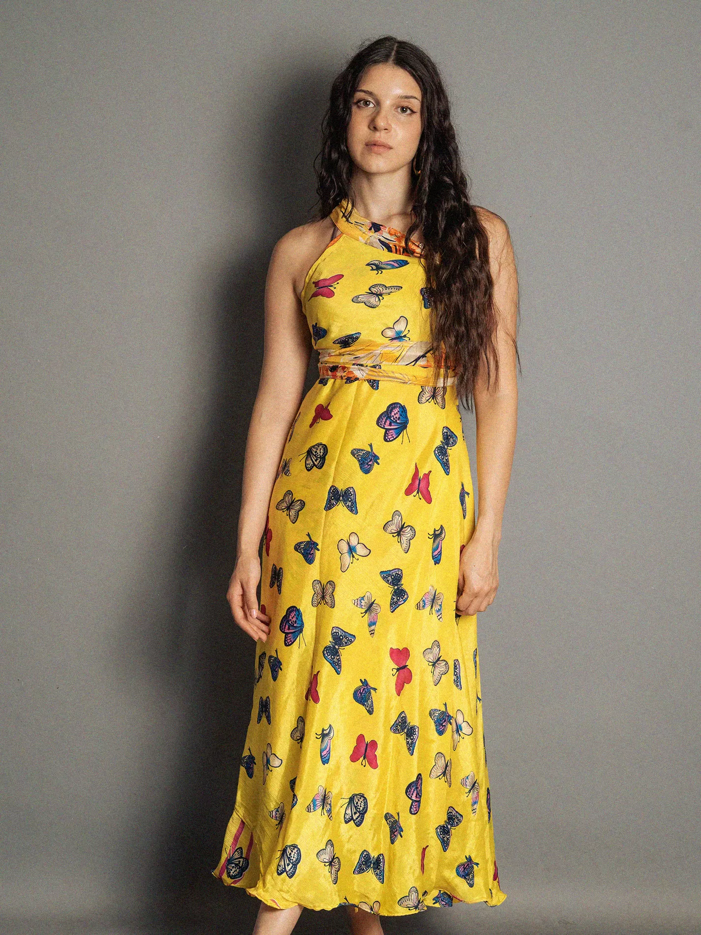 Gonna etnica lunga a portafoglio giallo – India