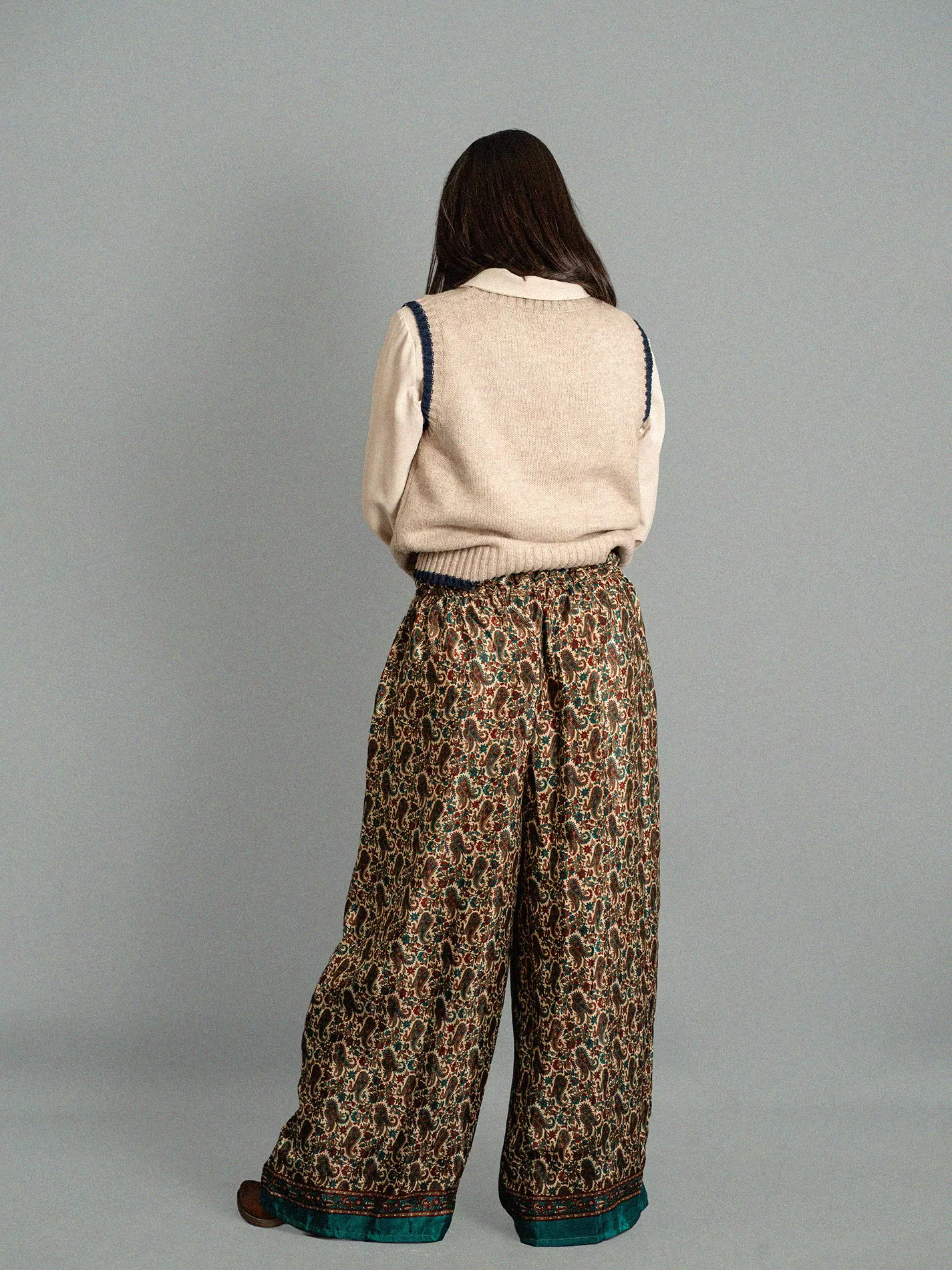 Pantalone SM fondo bianco - Gurgaon